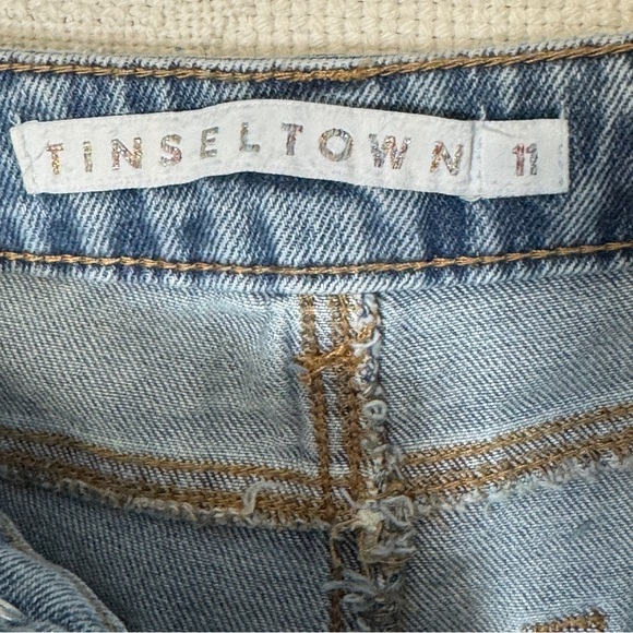 Tinseltown High-Rise Wide-Leg Butterfly Jeans Size 11 Raw Hem - Picture 5 of 9
